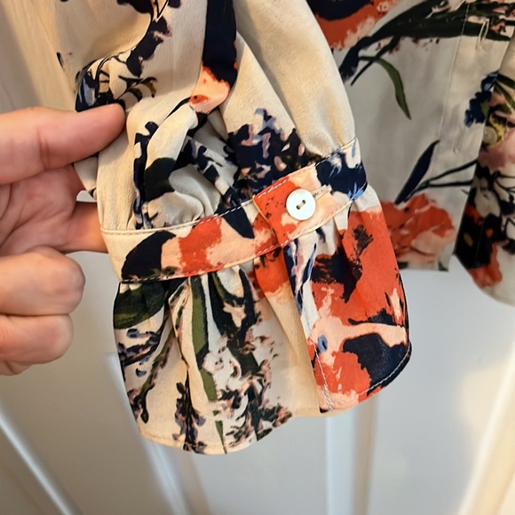 RW &CO BLOUSE SEMI SHEER AND ALWAYS HAND WASHED - Picture 6 of 6